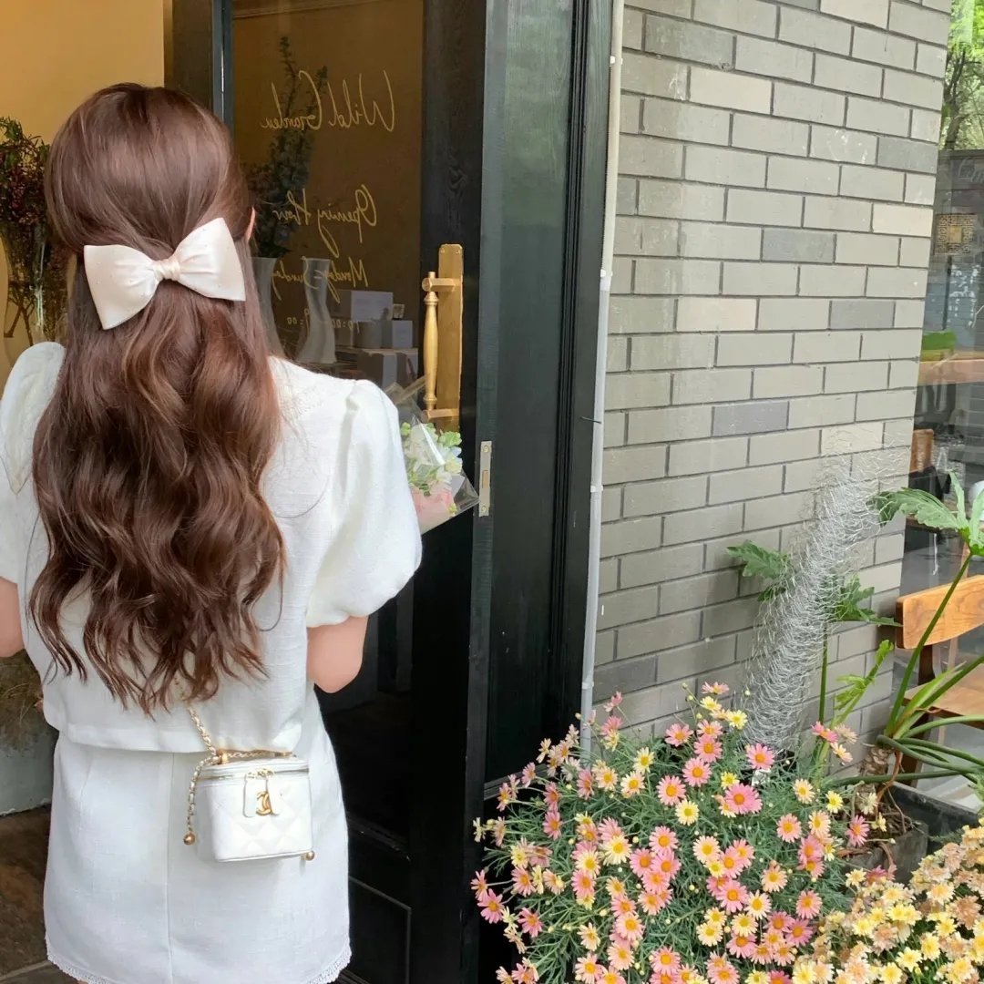 毛衣女郎